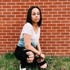 Meet your Posher, Thalia